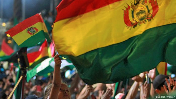 Celebrando el Dia de la Independencia de Bolivia