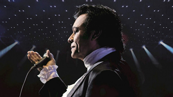 Vestido de Etiqueta | El Adiós Sinfónico de Juan Gabriel