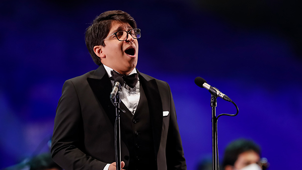 Gira Mundial del tenor Iván Ayón-Rivas llegará a Lima